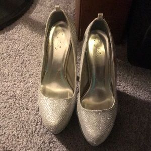 Silver glitter pumps